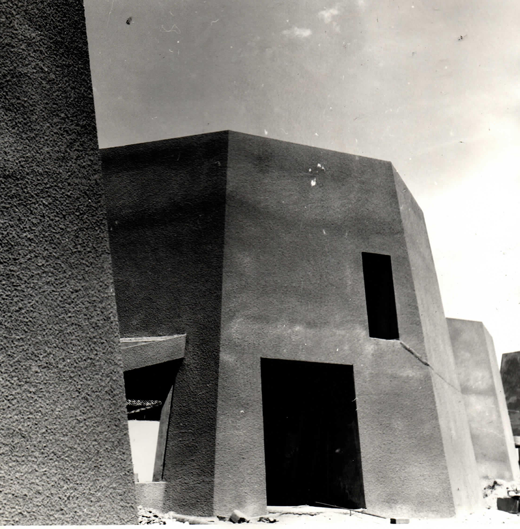 Primeras construcciones, 1981